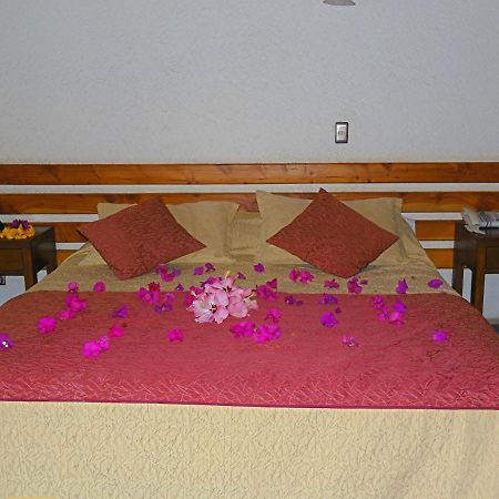 Hotel Puku Vai Hanga Roa Buitenkant foto