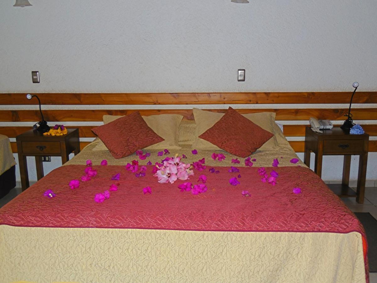 Hotel Puku Vai Hanga Roa Buitenkant foto