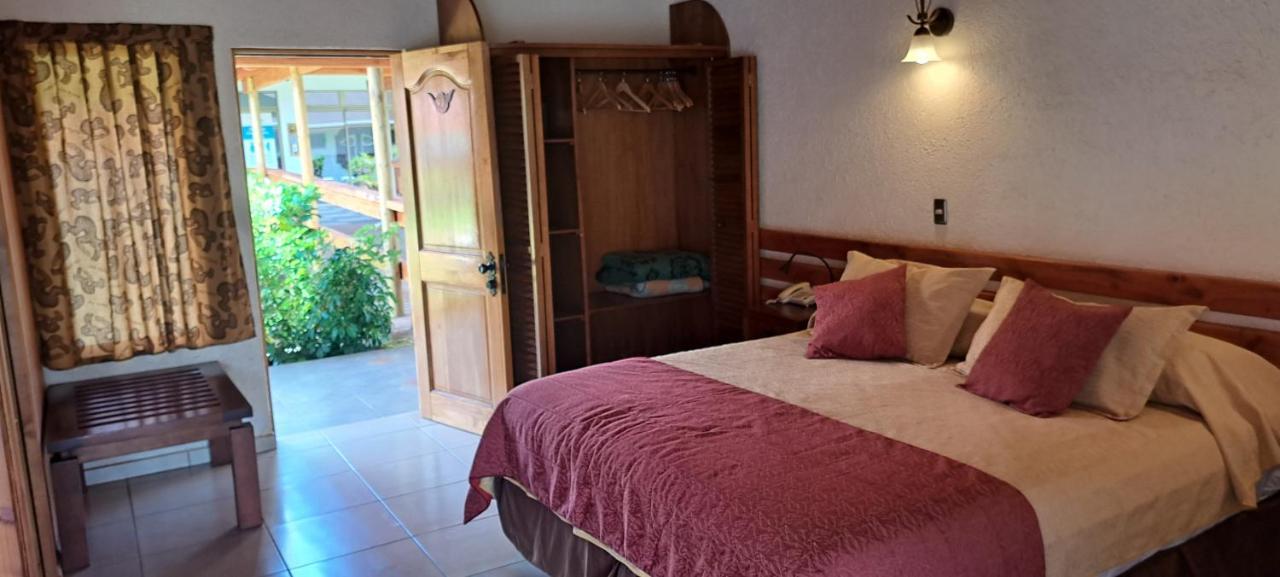 Hotel Puku Vai Hanga Roa Buitenkant foto