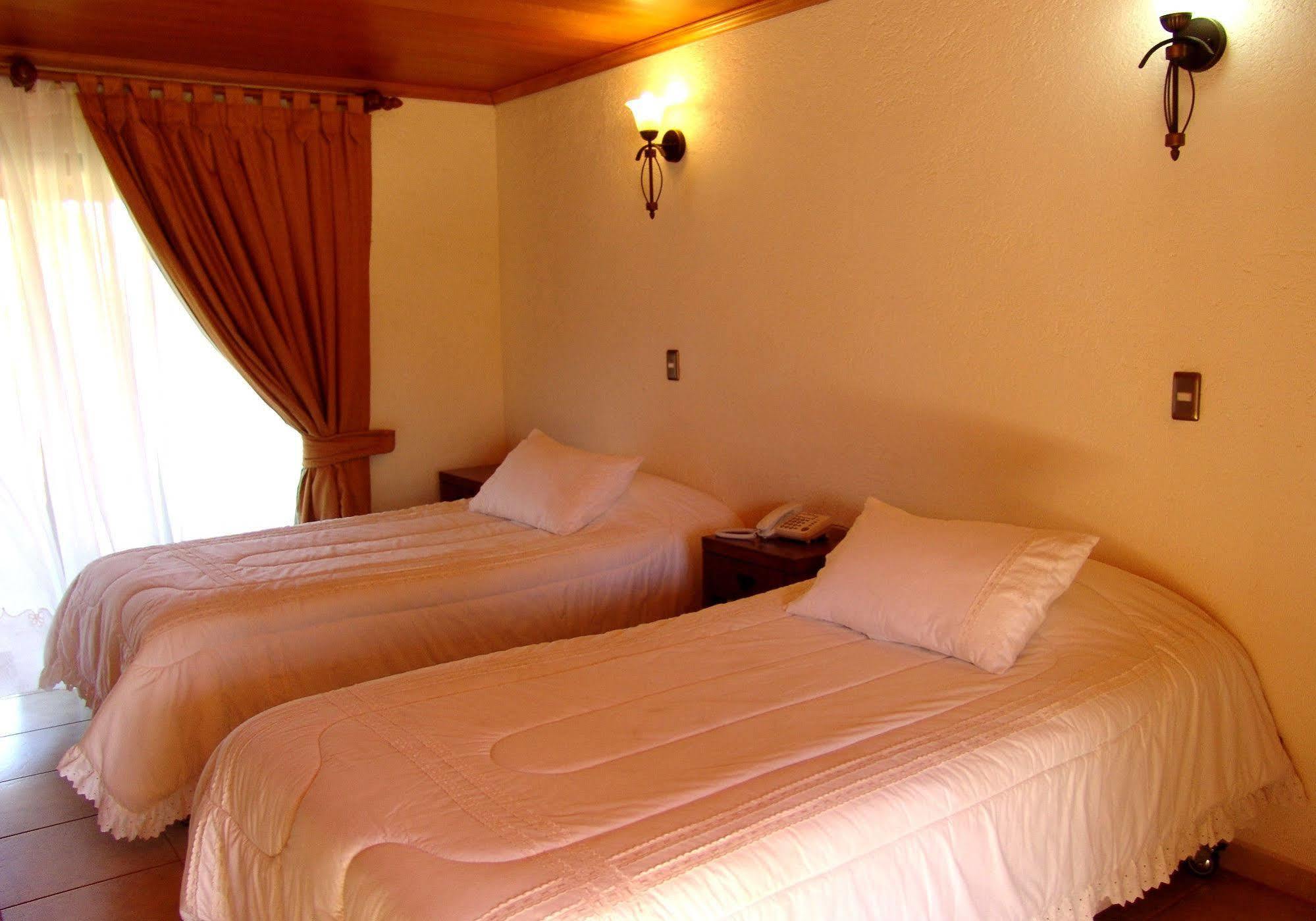 Hotel Puku Vai Hanga Roa Buitenkant foto